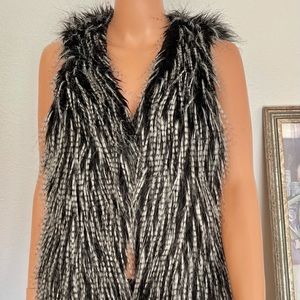 Jolt Faux Fur Vest M Designer Fashion Lined Pockets Black Silver Grey